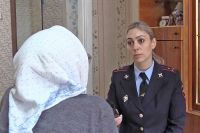В Хакасии полицейские задержали девушку-курьера, причастную к обману двух пенсионерок
