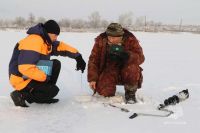 В Хакасии можно безопасно выходить на зимнюю рыбалку. Лед достаточно укрепился