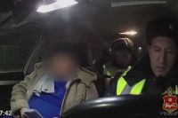 В Хакасии нетрезвая женщина-водитель обвинила мужа в том, что ей пришлось сесть за руль подшофе