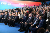 Глава Хакасии принял участие в работе пленарного заседания КЭФ-2023