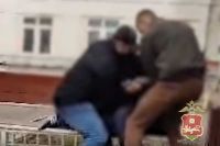 Убеждал несовершеннолетних прислать фото интимного характера: полицейские Хакасии задержали подозреваемого в насильственных действиях
