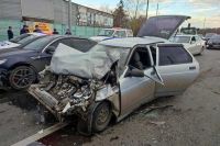 Находящийся в розыске автомобиль попал в тройное ДТП в Хакасии