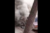 &quot;Ой, мамочки&quot;: очевидцы сняли момент обрушения общежития в городе Хакасии. Видео