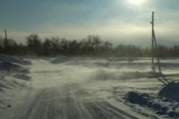 На дорогах Хакасии и юга Красноярского края из-за плюсовой температуры и метели стало опасно