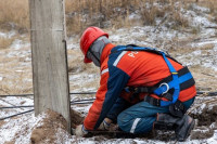 Нестабильное напряжение: энергетики ремонтируют сети вблизи Саяногорска