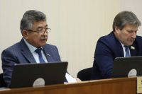 Парламент Хакасии расширит меры социальной поддержки медработников