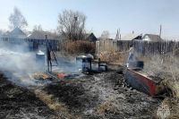 Дачники в Абакане сжигая мусор, устроили пожарище