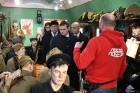 Передвижной музей «Поезд Победы» посетили глава Хакасии и председатель Верховного Совета