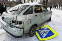 Несовершеннолетний без прав на тротуаре сбил девушку в городе Хакасии