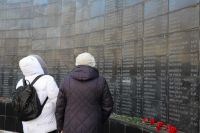 «Это горький урок истории для нашей страны»: в столице Хакасии прошел митинг, посвященный Дню памяти жертв политических репрессий