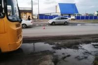 В Хакасии две машины сбили 14-летнего подростка, вышедшего из школьного автобуса