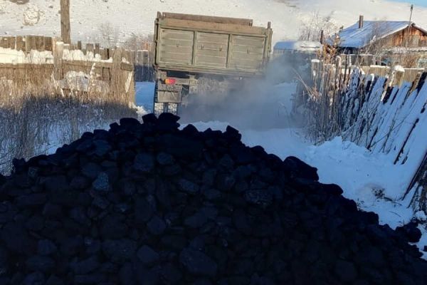 В Хакасии угольный разрез в период сильных морозов обеспечил бесплатным топливом нуждающихся пенсионеров