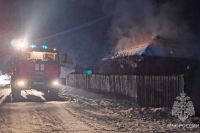 Трагический пожар в Хакасии: на полу в горящем доме нашли тело мужчины
