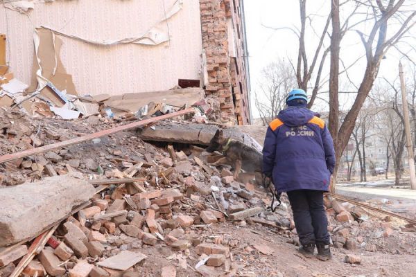 В марте в Черногорске обрушилась стена аварийного общежития. Никто не пострадал. 