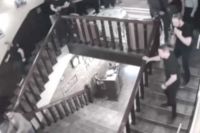 По факту стрельбы в ночном клубе столицы Хакасии возбуждено уголовное дело. Видео