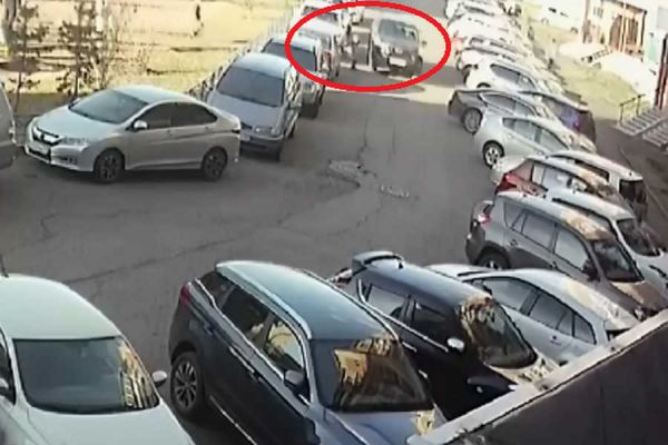 В Абакане водитель сбил выскочившего на дорогу ребенка