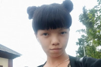 Девушка с причёской «бублики» пропала в Хакасии