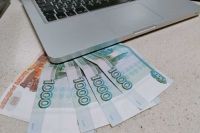 Финансовый аналитик выплатил жертве деньги, а потом хитро лишил 111 тысяч рублей