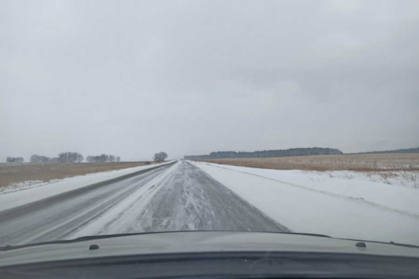 Из-за снегопада рядом с Хакасией закрыли трассы для пассажирского транспорта