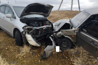 Два водителя пострадали в ДТП на &quot;встречке&quot; в Хакасии