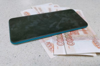 Больше миллиона рублей в кредит взяла жительница Абакана, слушая указания голоса из телефона