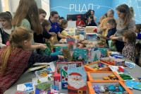 Школьники Хакасии передали новогодние подарки и письма участникам СВО