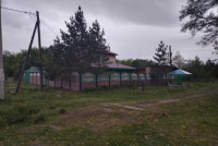 Мужчину задушили прутом на детской площадке в Хакасии