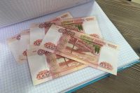 Бабушка с внуком, спасая деньги, перевели мошенникам больше миллиона рублей
