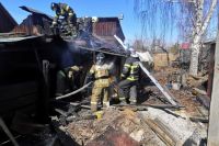 Башенный кран и цех для ремонта горного оборудования горели в Хакасии