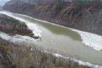 Река Абакан в районе Абазы отчистилась от ледового затора