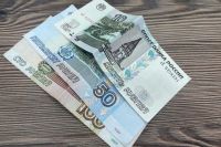 Полицейские выяснили, кто тратит деньги с карты бабушки из Хакасии