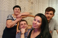 «Моя мама – самая лучшая!»: мэр столицы Хакасии опубликовал семейное фото