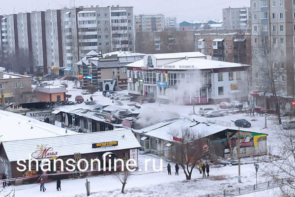 Сгоревшие павильоны в Минусинске всю ночь охраняли полицейские