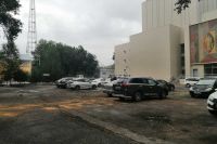 Востребованная парковка у Драмтеатра в Абакане закрывается