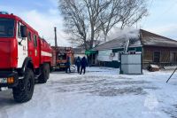 В Хакасии пожарных поблагодарили за оперативно потушенную аптеку