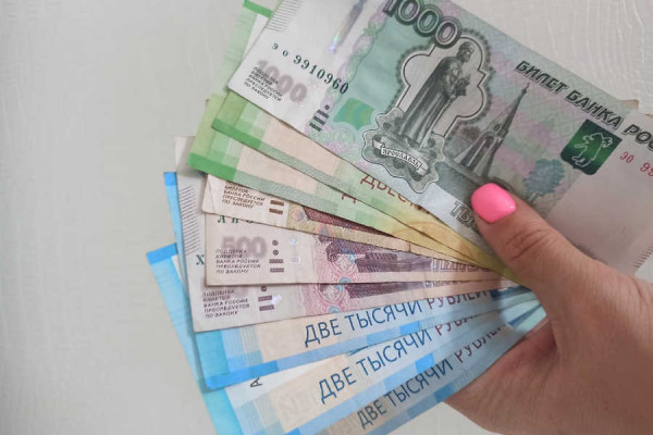 За 35 тысяч рублей жительница Хакасии хотела купить водительское удостоверение, но не вышло