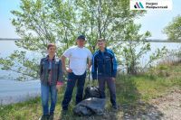 Экологи разреза Майрыхский очистили от мусора берег озера Турпанье