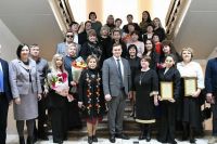 Глава Хакасии отметил наградами лучших деятелей культуры и искусства
