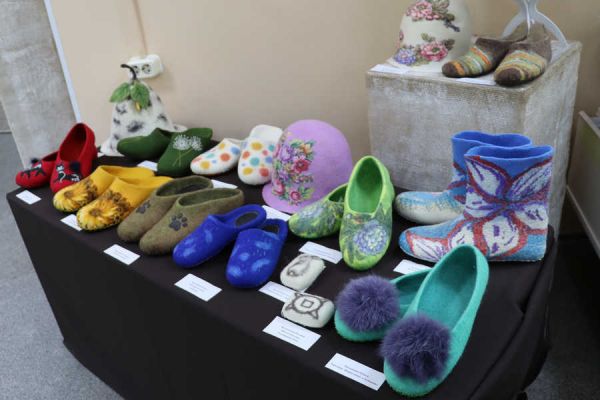 Выставка «Шерстяная радуга» открылась в Абакане