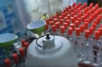Житель Хакасии в частном доме изготавливал кустарным способом водку