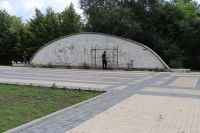 Барельеф времен СССР реставрируют в парке Абакана