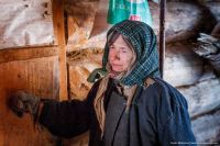 Проблемы с дверью и с рукой: духовник рассказал о том, как переживает зиму Агафья Лыкова