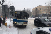 Авария с автобусом произошла в столице Хакасии