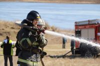 110 литров в секунду: мощную насосную станцию испытали в деле пожарные Хакасии