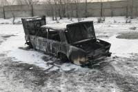 Решили доехать до села: жители Хакасии угнали автомобиль, а после сожгли его