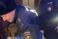 Полицейские из Хакасии навестили девочку, которая благодаря им была вовремя доставлена на операцию