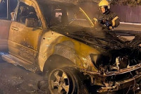 В МЧС рассказали по какой причине сгорел внедорожник на парковке у бара в столице Хакасии