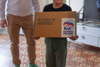 Находящийся в зоне СВО депутат Госдумы подарил мальчику из Хакасии ноутбук
