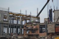 Количество рабочих увеличивают на строительстве школы в Хакасии