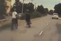 Начинающие мотоциклисты не смогли разъехаться в столице Хакасии